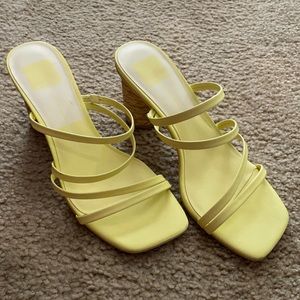 Dolce Vita NWT yellow slipper sandals